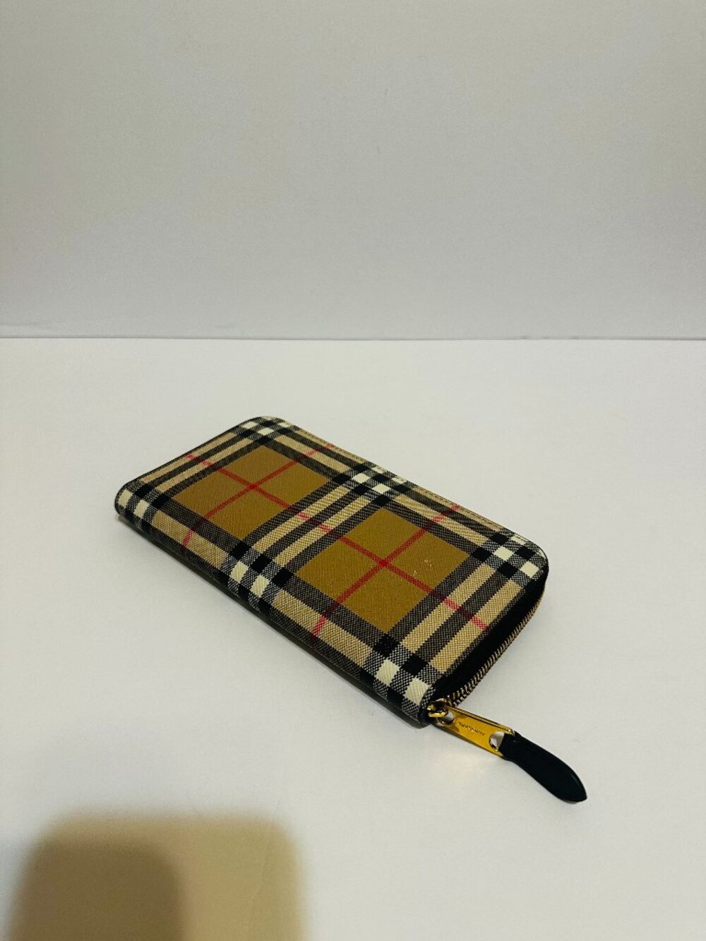 Burberry Unisex All Around Wallet
